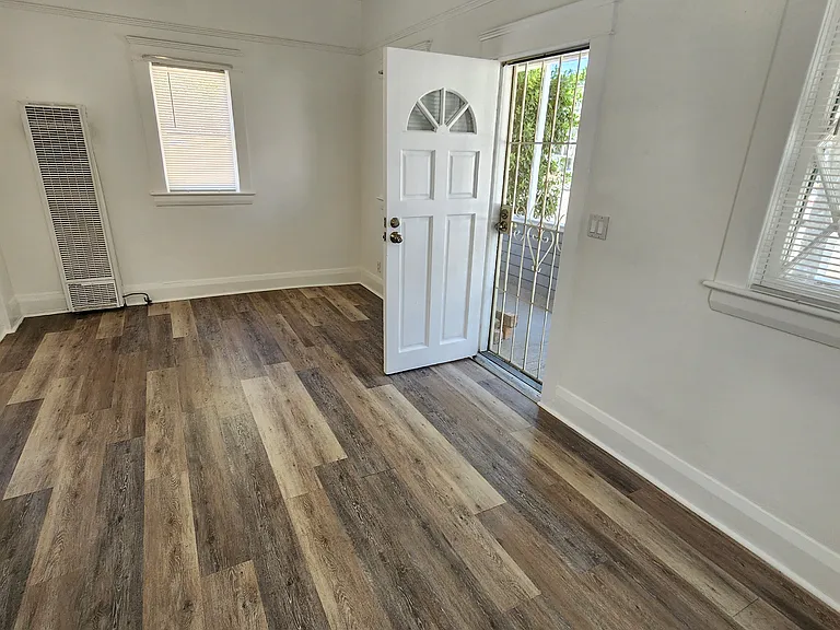 173 N 4th Ave — Photo 2