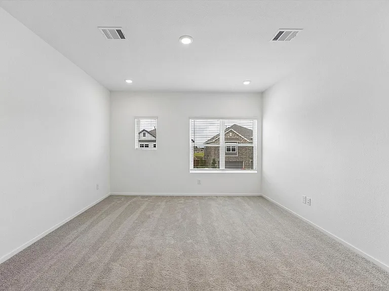 2207 Salinas Dr — Photo 4
