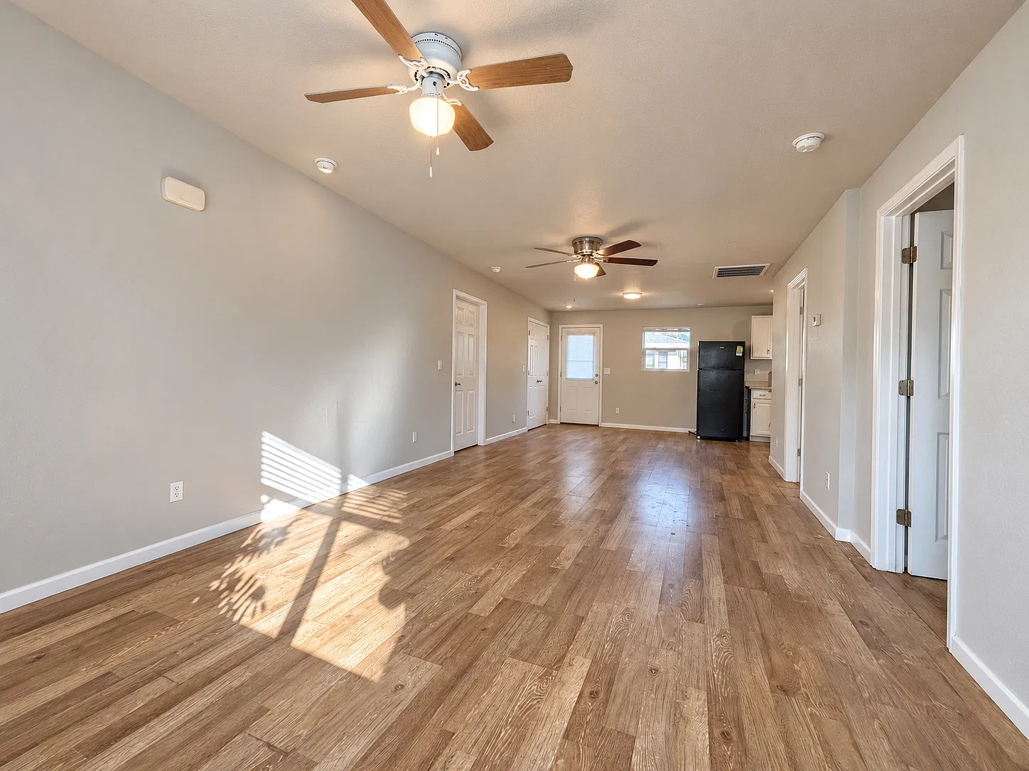 3 bed, 930 sqft, $2,195 — Photo 3