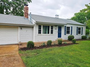 208 Ramsey Ln, Ballwin, MO 63021