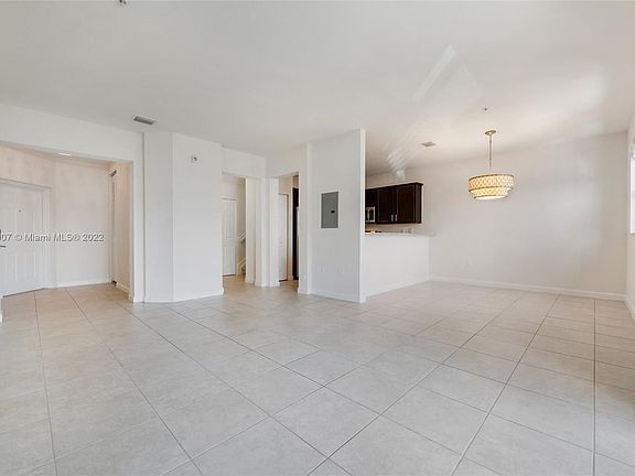 3rd image of 10630 NW 88th St APT 225