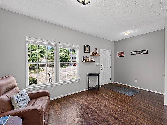 4th image of 4493 Turtledove Way