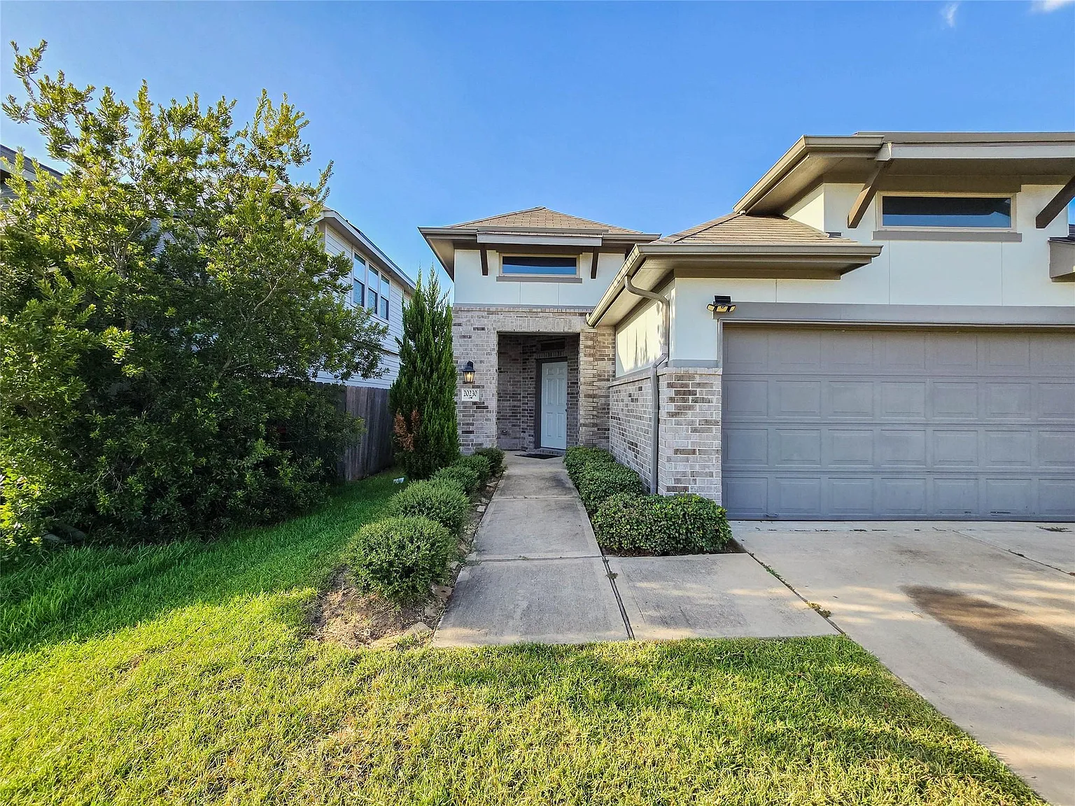 4 bed, 2.0 bath, 1673 sqft, $2,300 — Photo 3