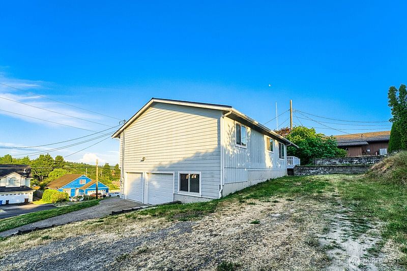 4th image of 1312 Browns Point Boulevard
