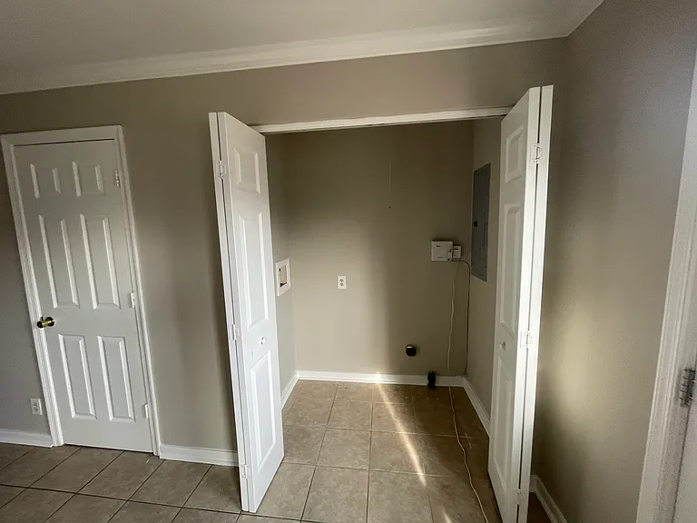 1910 Porter St — Photo 10
