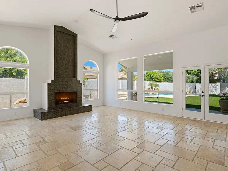 8638 E Dahlia Dr — Photo 18