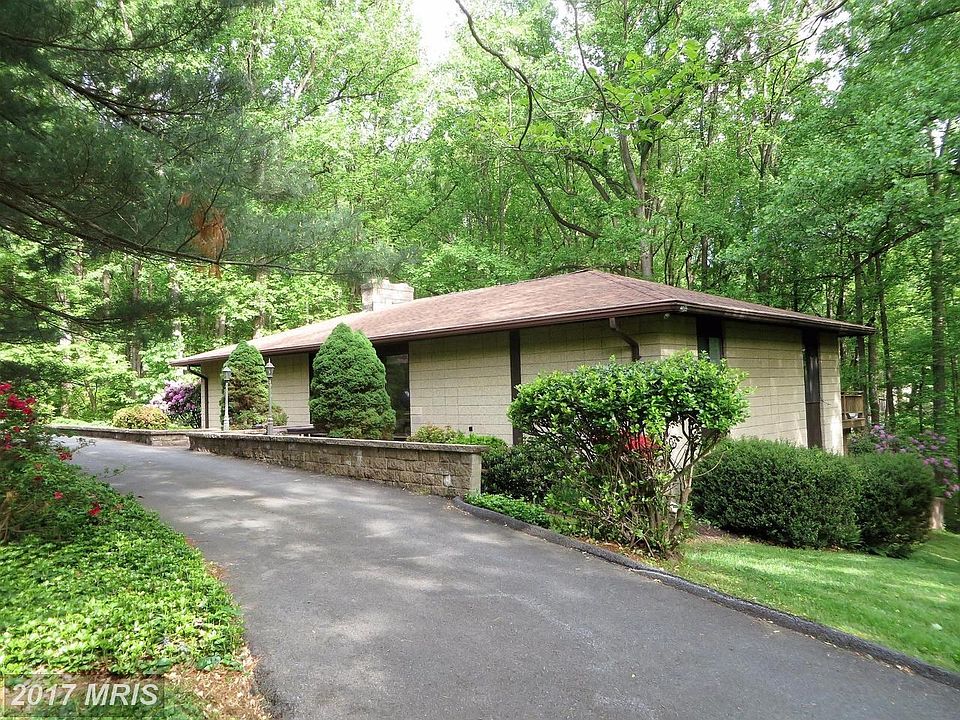Exterior (Front)