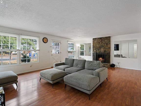 5th image of 20412 SE Alder Ct