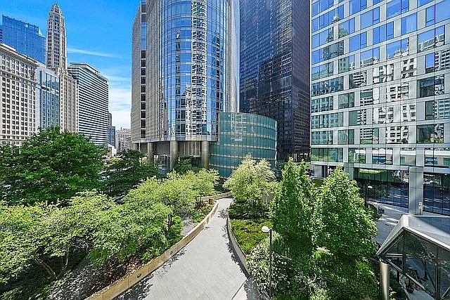405 N Wabash Ave #502 — Photo 20