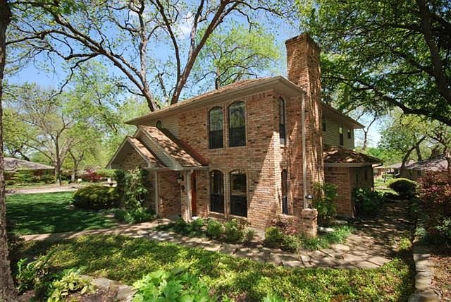1st image of 302 Larchbrook Dr