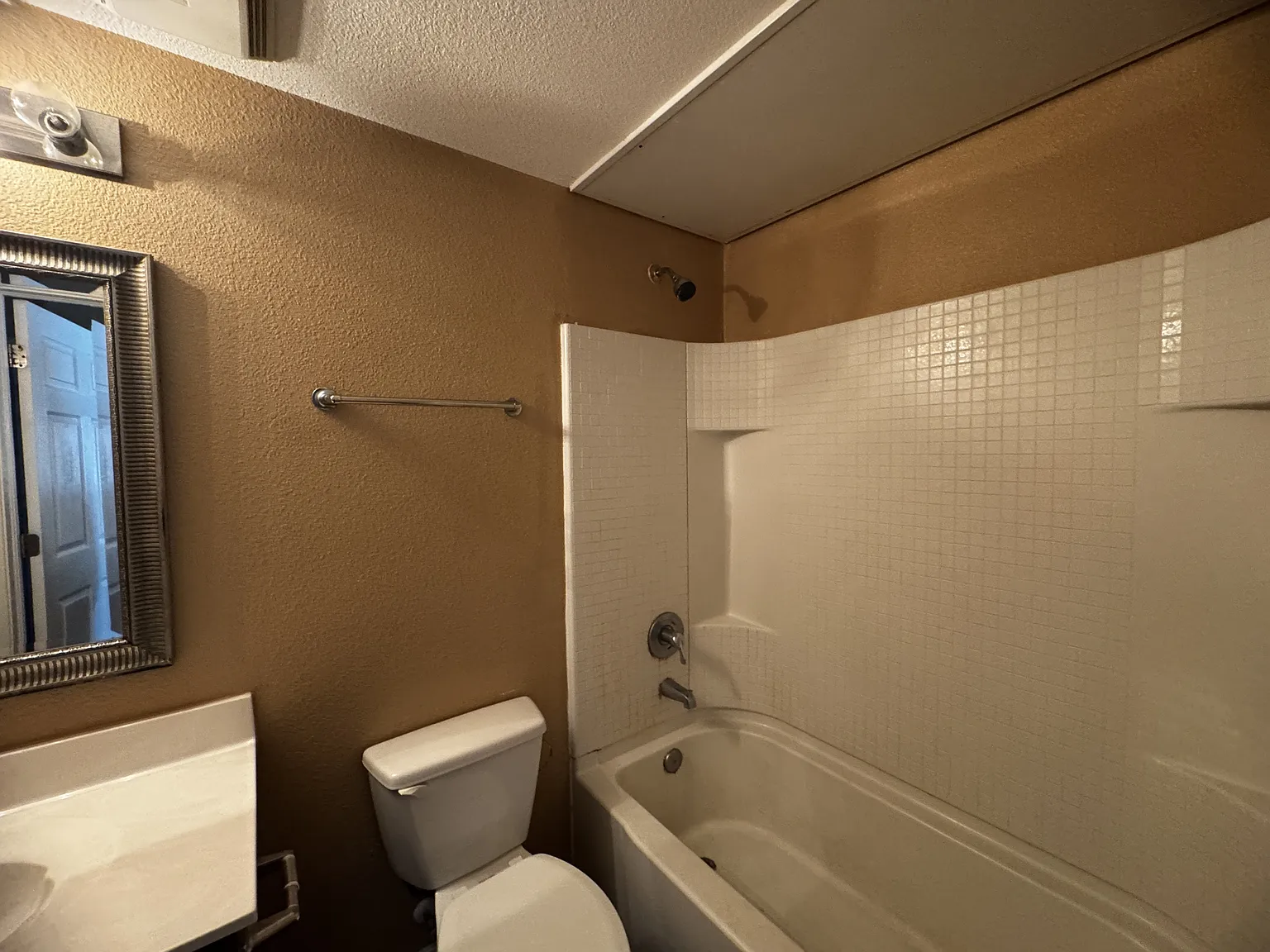 2521 Robert Wynn Street #21 - 3 — Photo 4
