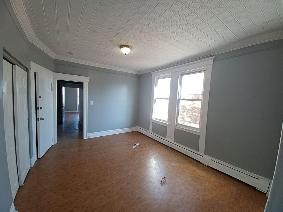 1st image of 378 Avon Ave APT 3L