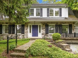 421 Cobbs Hill Dr, Rochester, NY 14610