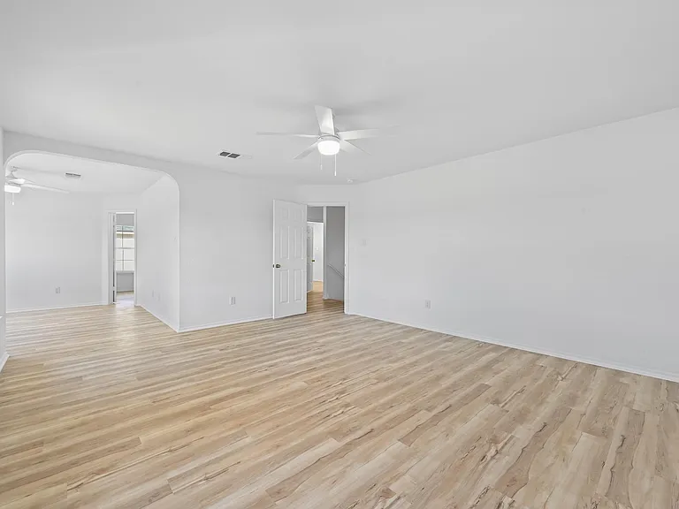 2412 Regal Park Ln — Photo 24