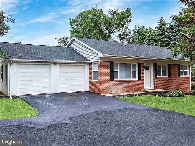 1st image of 4621 Bridgeview Rd