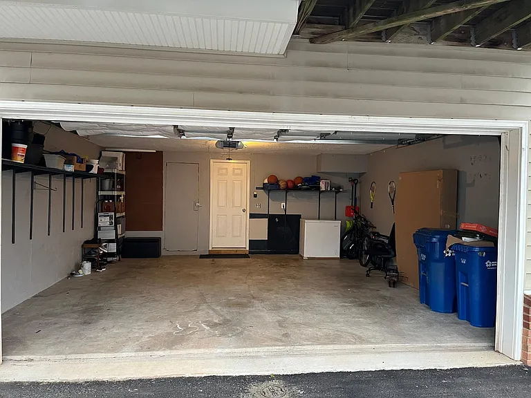 22641 Twitter Sq — Photo 25