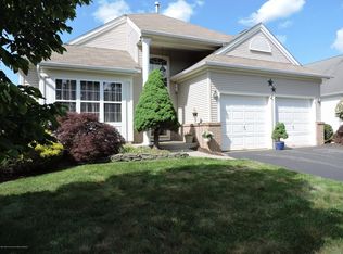 8 Bomar Ct, Manchester, NJ
