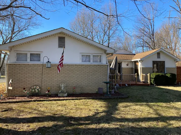 8977 N 700 W, Fountaintown, IN 46130