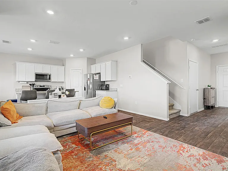 18517 Cremello Dr #B — Photo 6