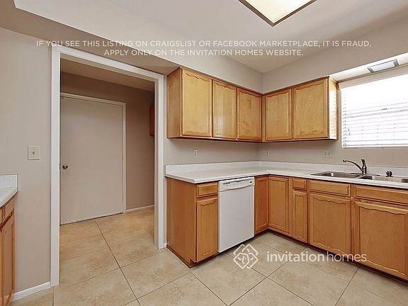 4th image of 3029 S Country Club Way