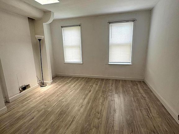5th image of 2336 S 72nd St