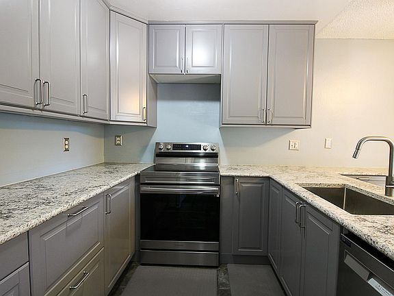 3rd image of 5865 Muldrow Rd