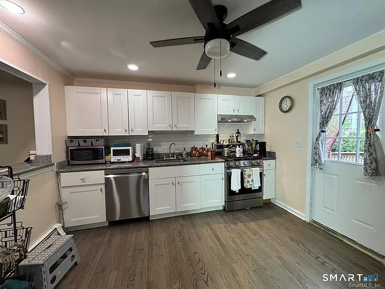 165 Greenfield Dr — Photo 23