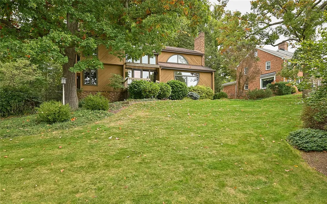 2494 Alydar Dr photo 1