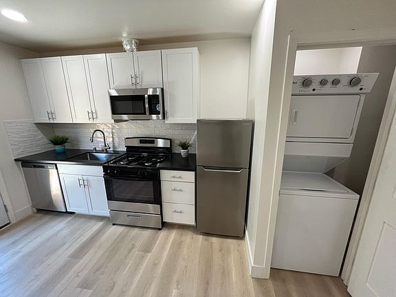 5th image of 4976 Hillridge Way #B