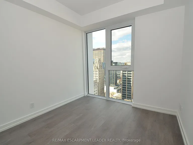 75 James St N #1808 — Photo 32