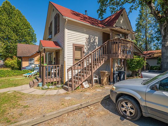 3rd image of 324 NE D St