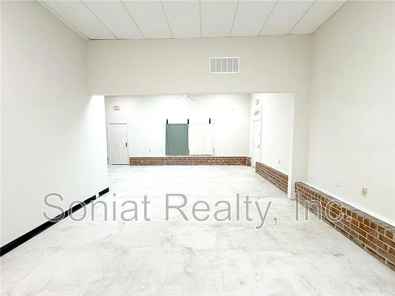Studio, 1000 sqft, $1,300 — Photo 2