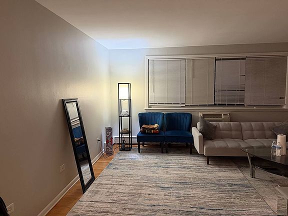 5th image of 1404 W Sherwin Ave #1N