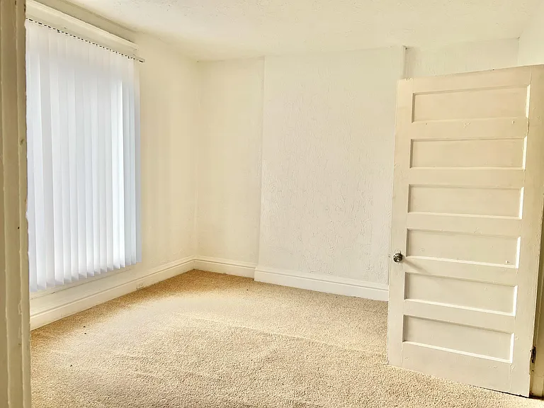 1155 S 28th St #4 — Photo 2