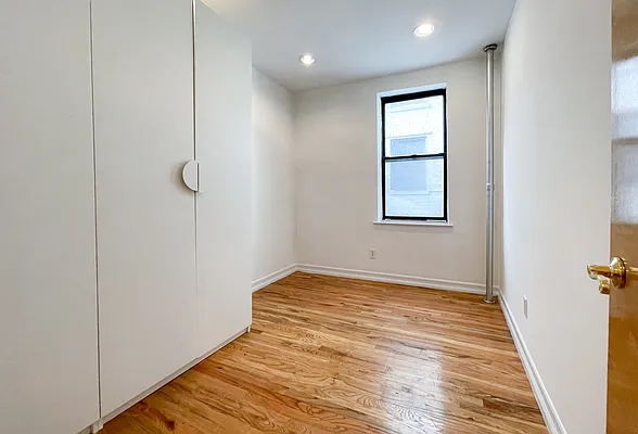 Rented by Kahen Properties | media 13