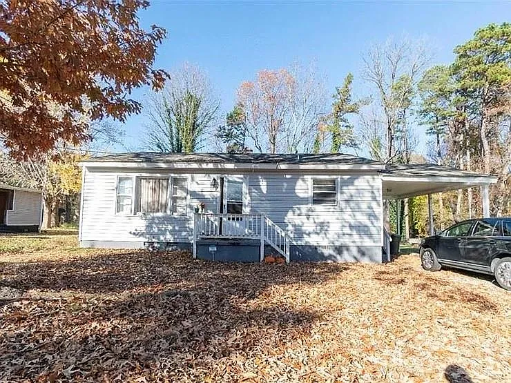 2216 Bradley St — Photo 1
