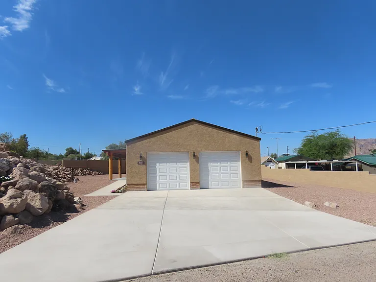 667 W Gibbs St — Photo 1