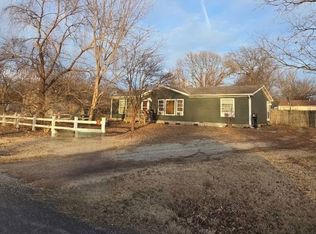 805 S Cypress St, Ottawa, KS 66067