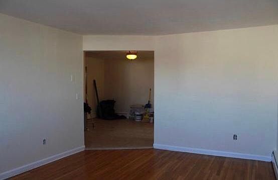 4th image of 1055 Vincent Ave #2