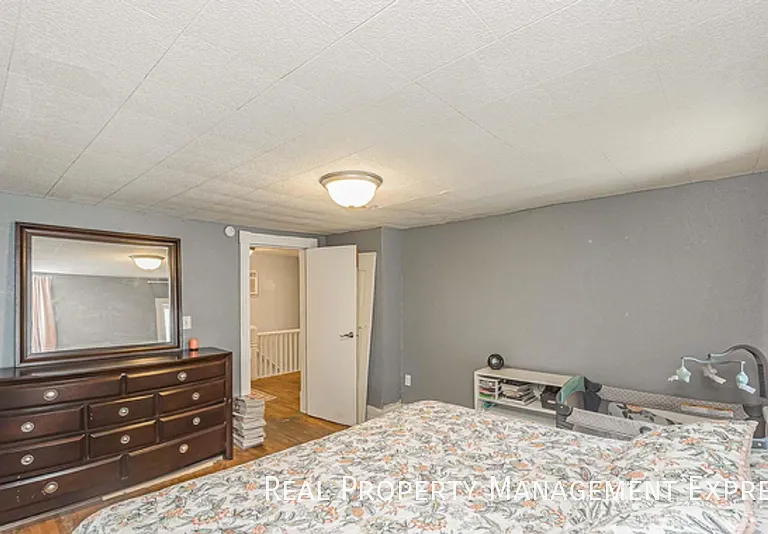 807 W 13th St — Photo 13