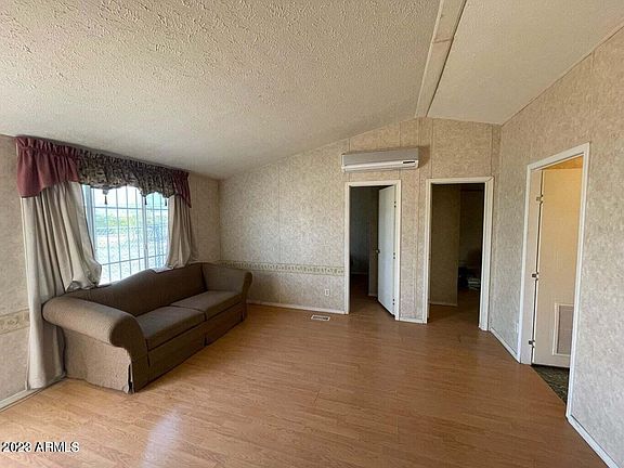 5th image of 242 W LINCOLN Avenue