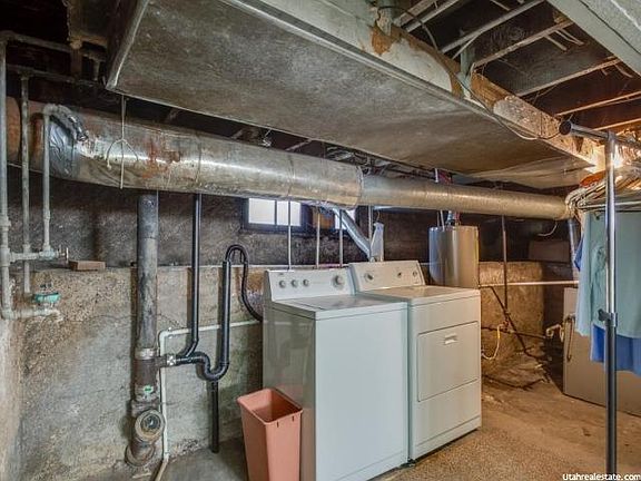 3rd image of 541 E Redondo Ave