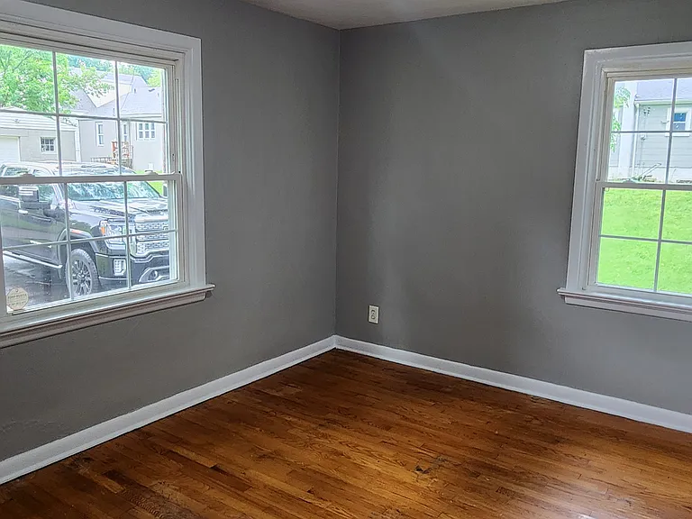 311 Ronbar Ln — Photo 6