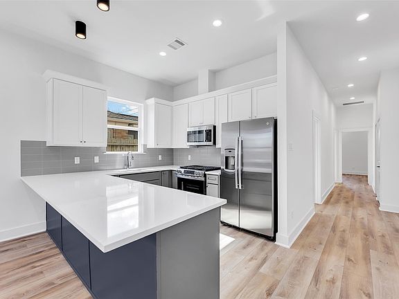 3rd image of 2904 Ruth St