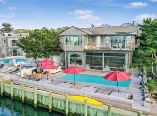 72 Bay Walk, Sayville, NY 11782