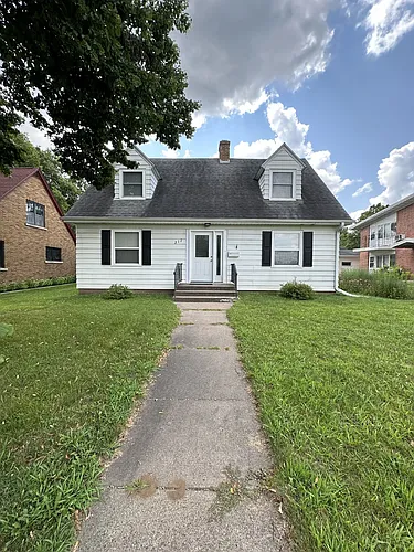 217 Lake St Photo 1