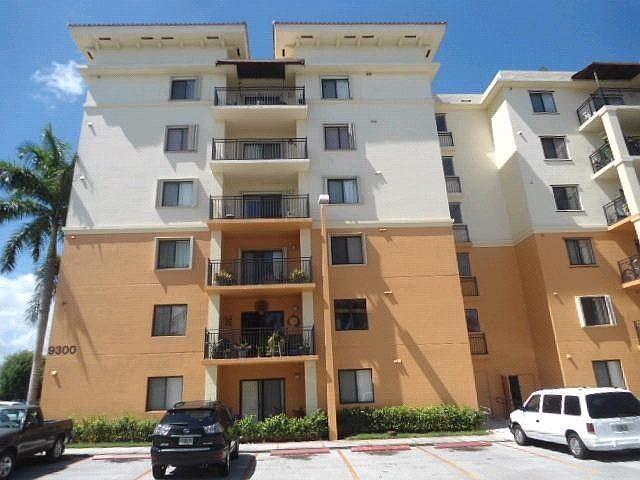 1st image of 9300 Fontainebleau Blvd #E311