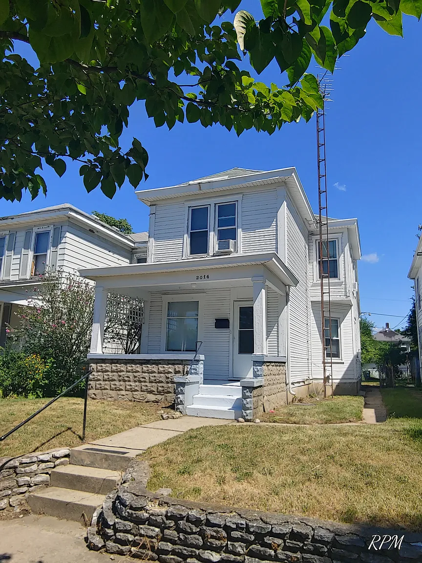 2014 Grand Blvd photo 1