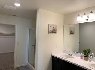 2948 N Church Ct, Visalia, CA