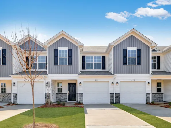 256 Plumtree Ct, King, NC 27021